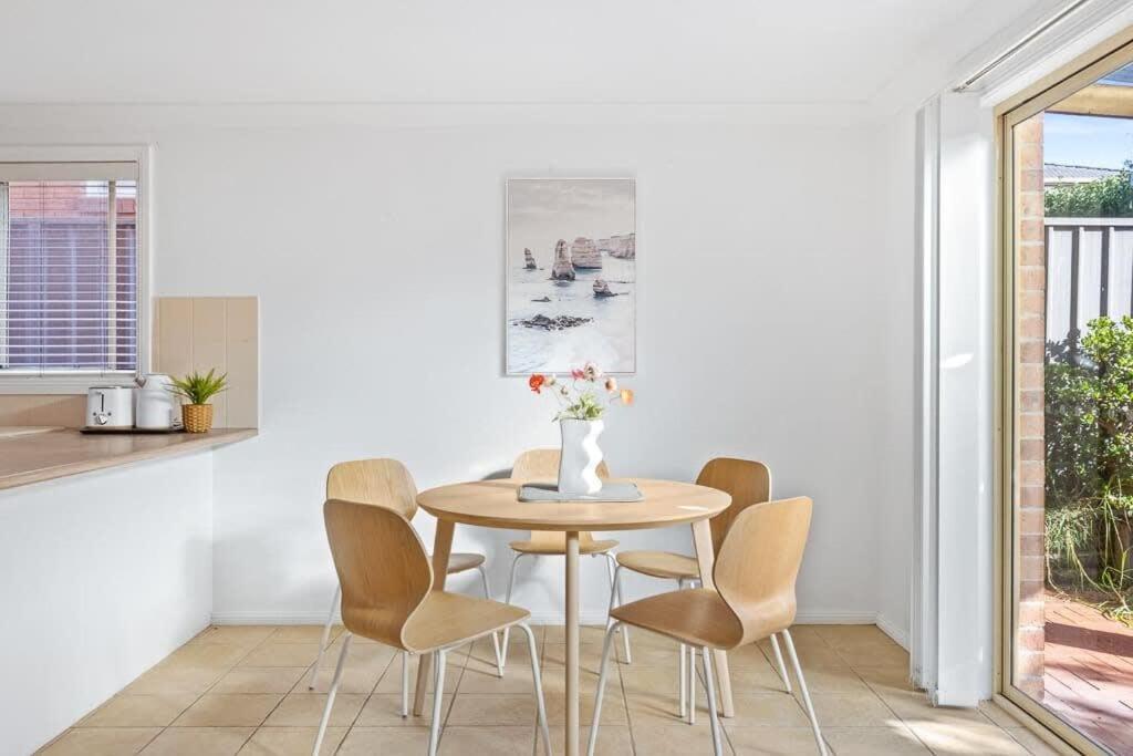 Holiday home 3 Bdrms Duplex In Greystanes Merrylands