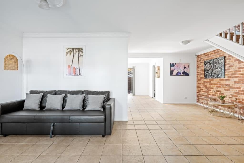 3 Bdrms Duplex In Greystanes * Merrylands