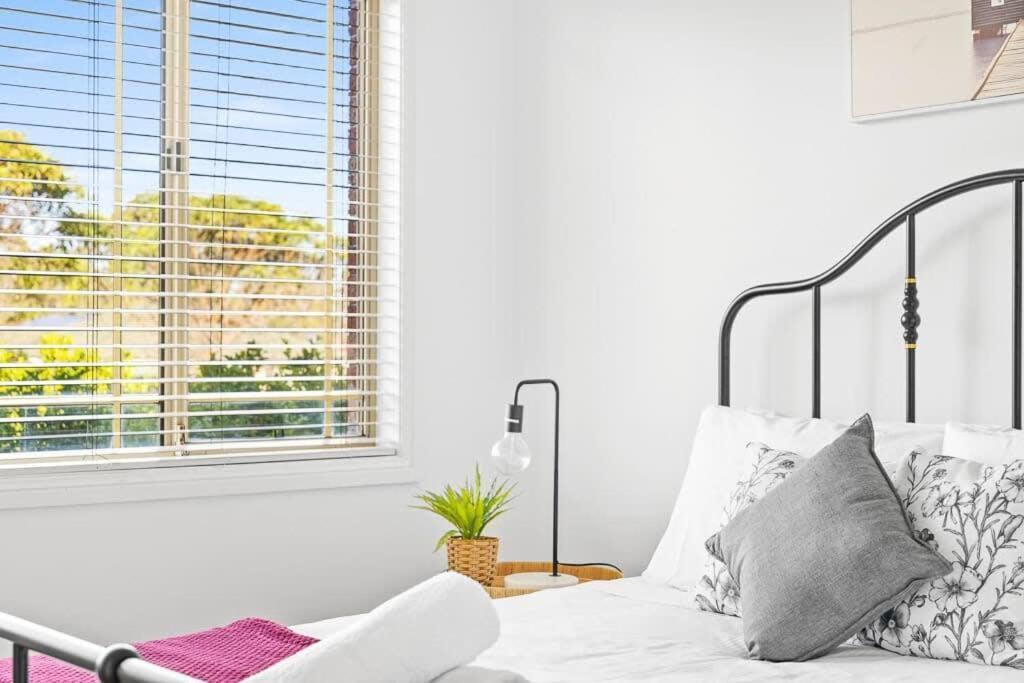 3 Bdrms Duplex In Greystanes Holiday home