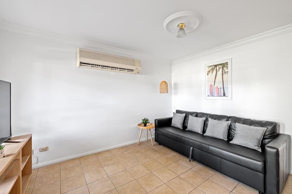 Holiday home 3 Bdrms Duplex In Greystanes